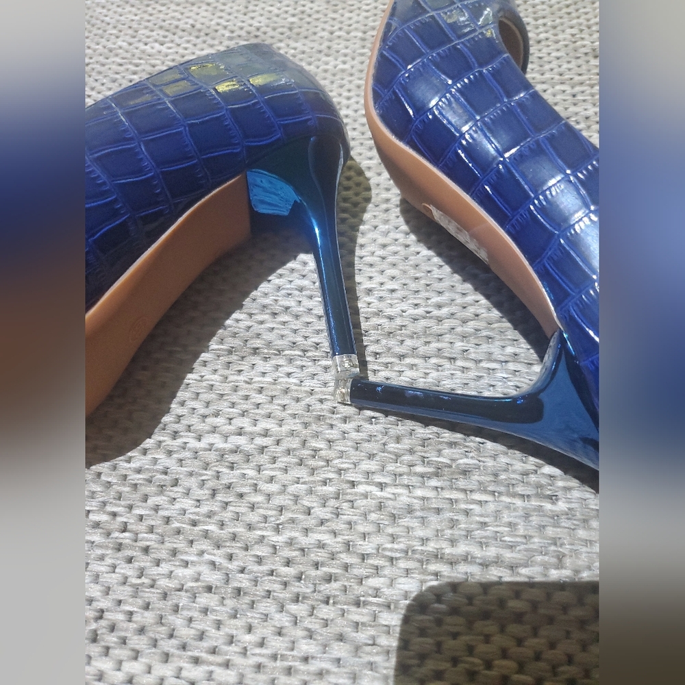 Blue Heels - Picture 6 of 9